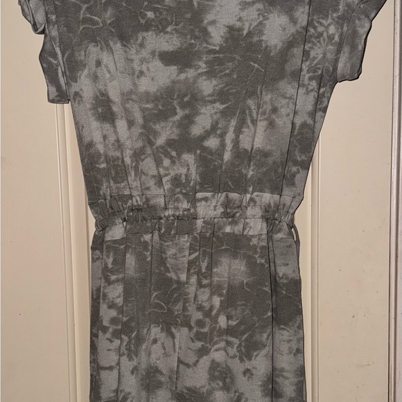 Gili Grey and white dress - Picture 4 of 4